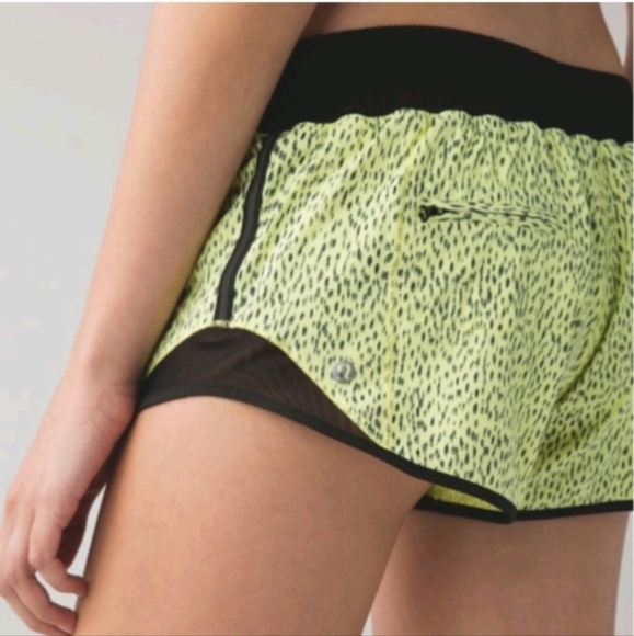 Lululemon Dottie Dash Clarity Yellow Black Hotty Hot Drawstring Shorts sz 4 - Picture 1 of 6